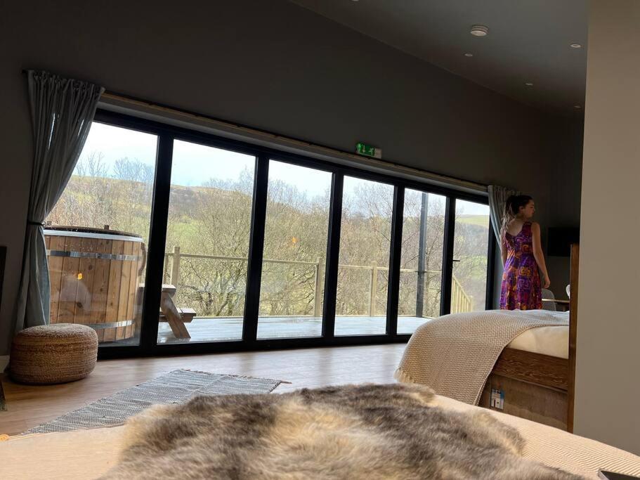 Luxury Lodge In The Treetops Llanbrynmair Εξωτερικό φωτογραφία