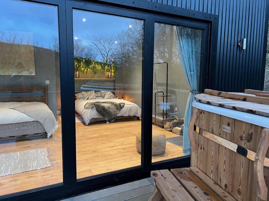 Luxury Lodge In The Treetops Llanbrynmair Εξωτερικό φωτογραφία